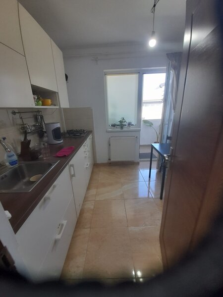 O camera in apartament curat, mobilat, linistit, statia metrou D. Leonida